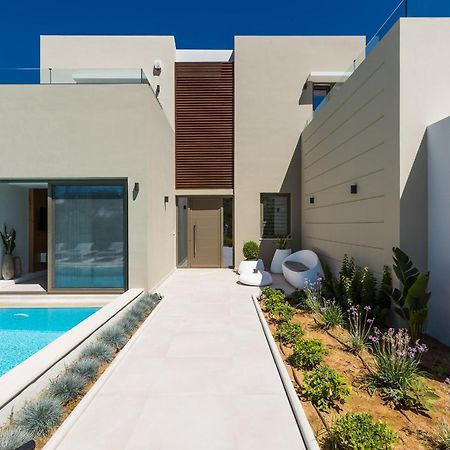 Vasilios Villa, With Pool, Gym & Close To Beach, By Thinkvilla Loutra  Екстер'єр фото
