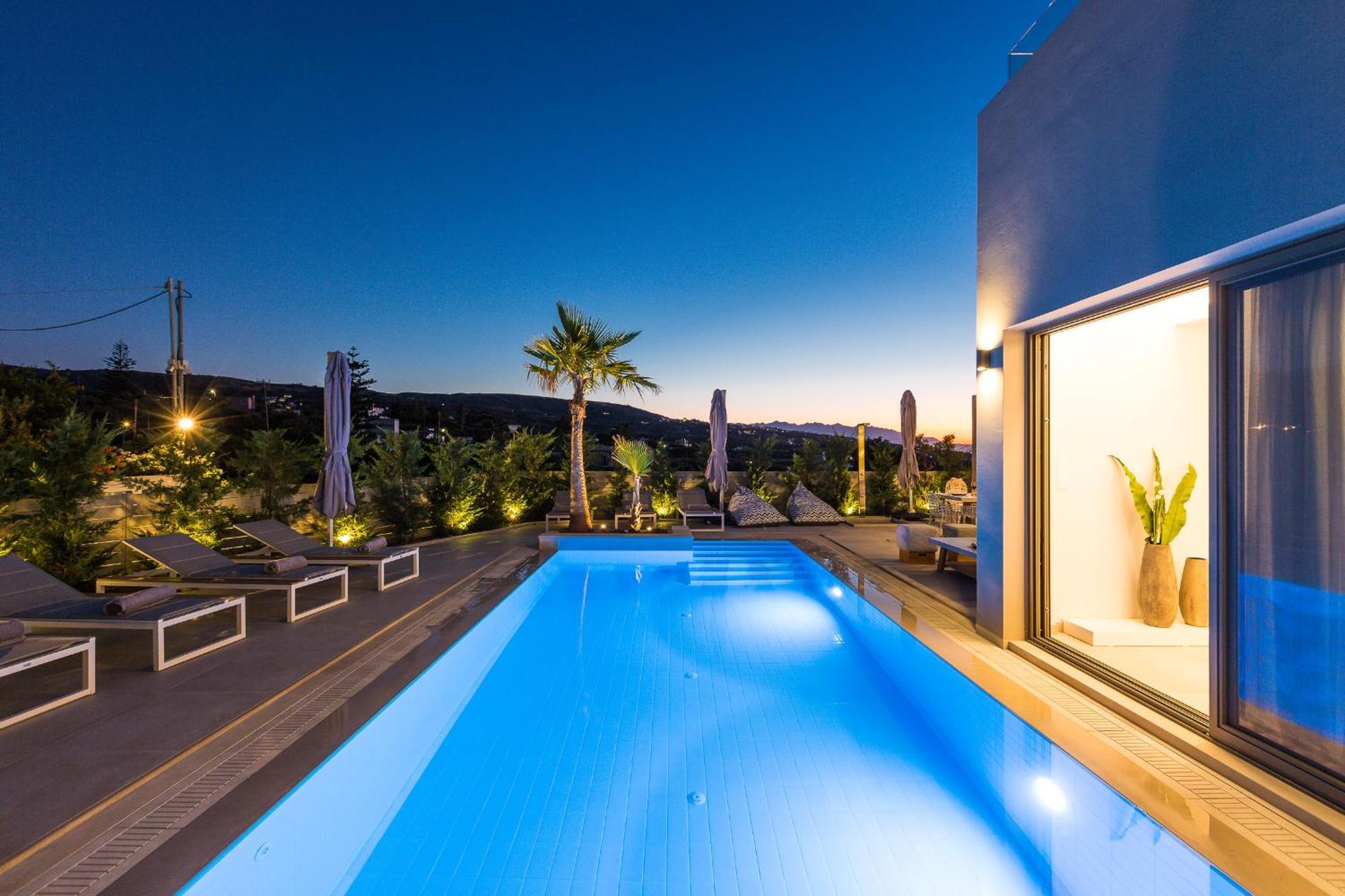 Vasilios Villa, With Pool, Gym & Close To Beach, By Thinkvilla Loutra  Екстер'єр фото