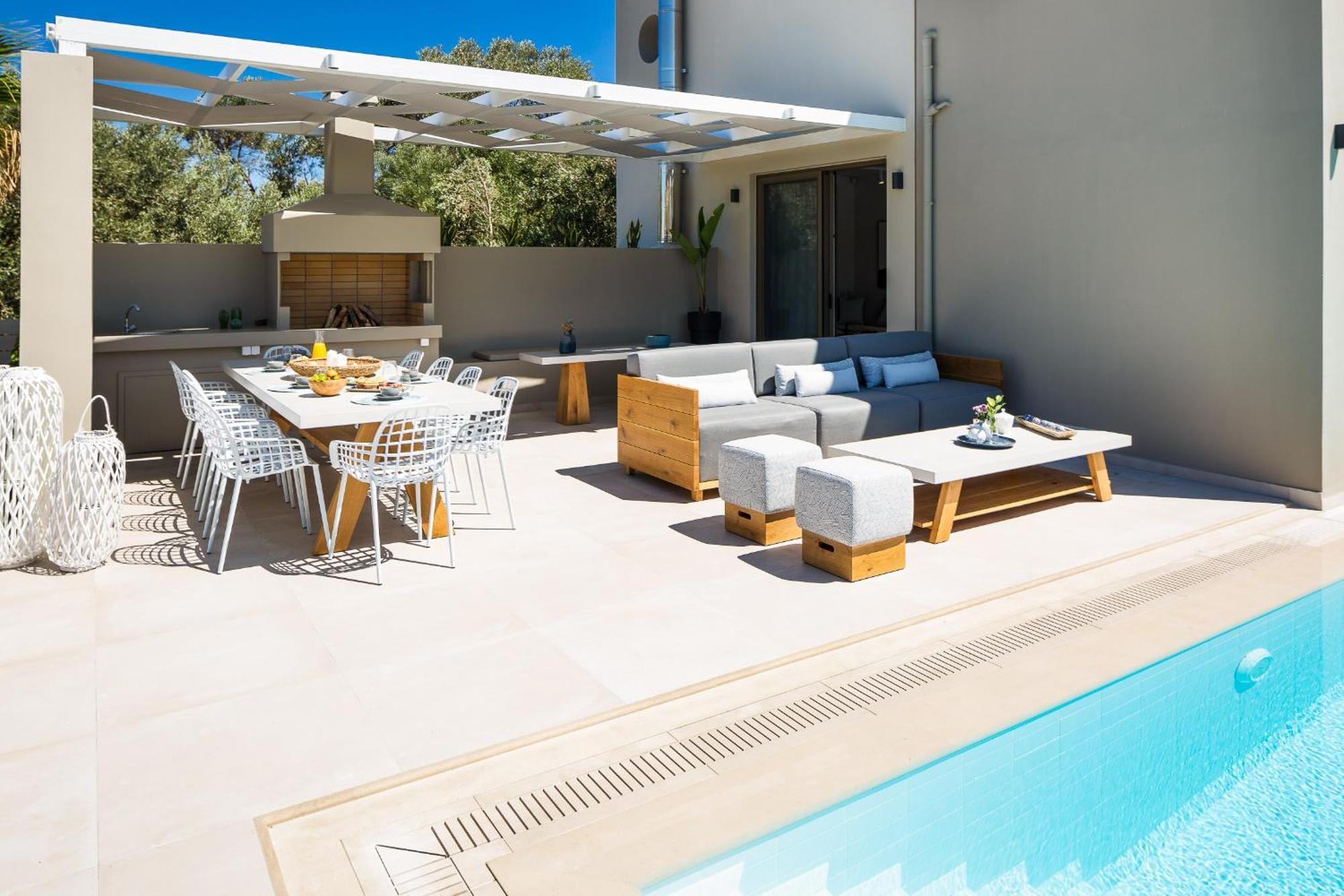 Vasilios Villa, With Pool, Gym & Close To Beach, By Thinkvilla Loutra  Екстер'єр фото
