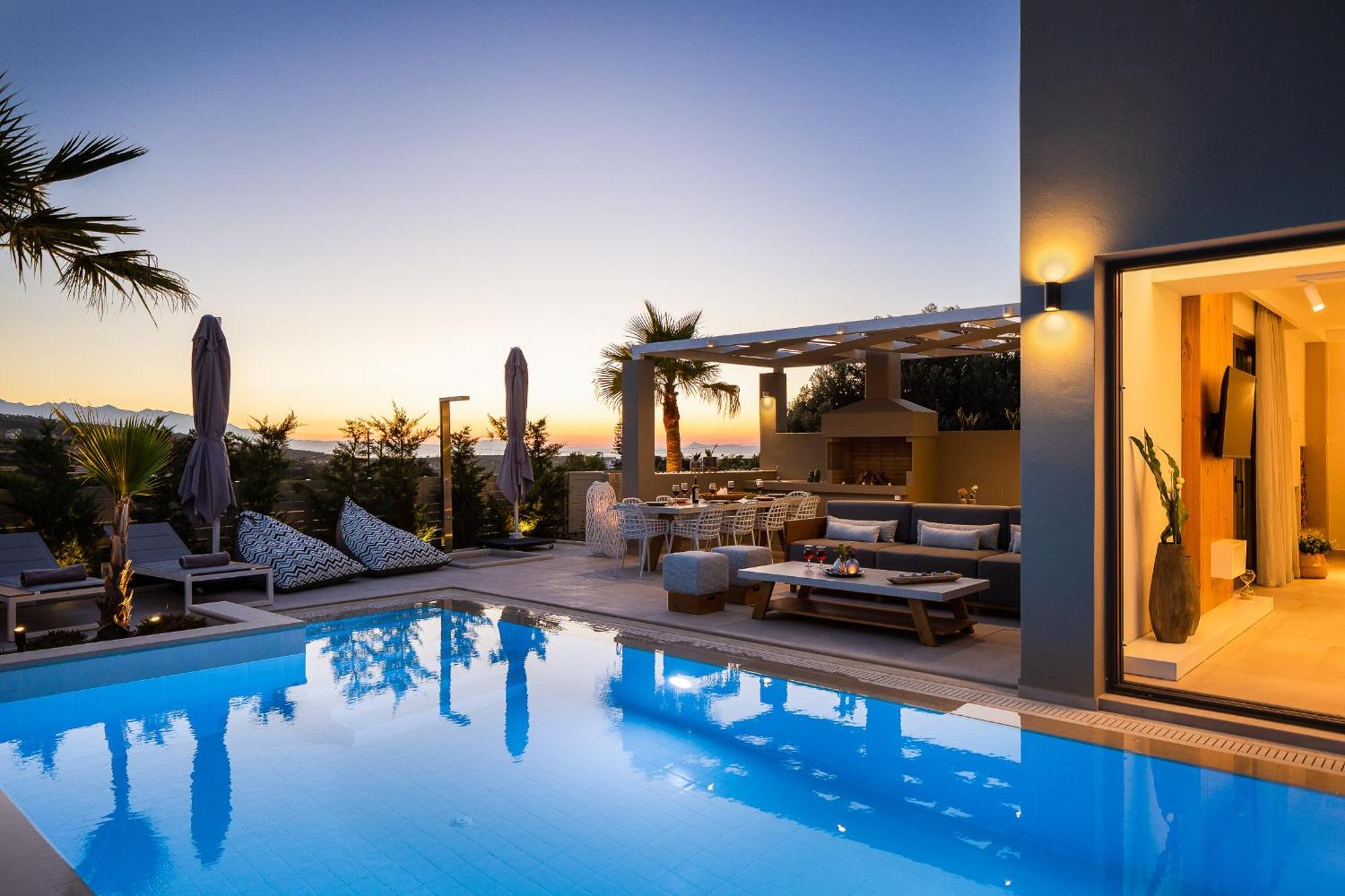 Vasilios Villa, With Pool, Gym & Close To Beach, By Thinkvilla Loutra  Екстер'єр фото