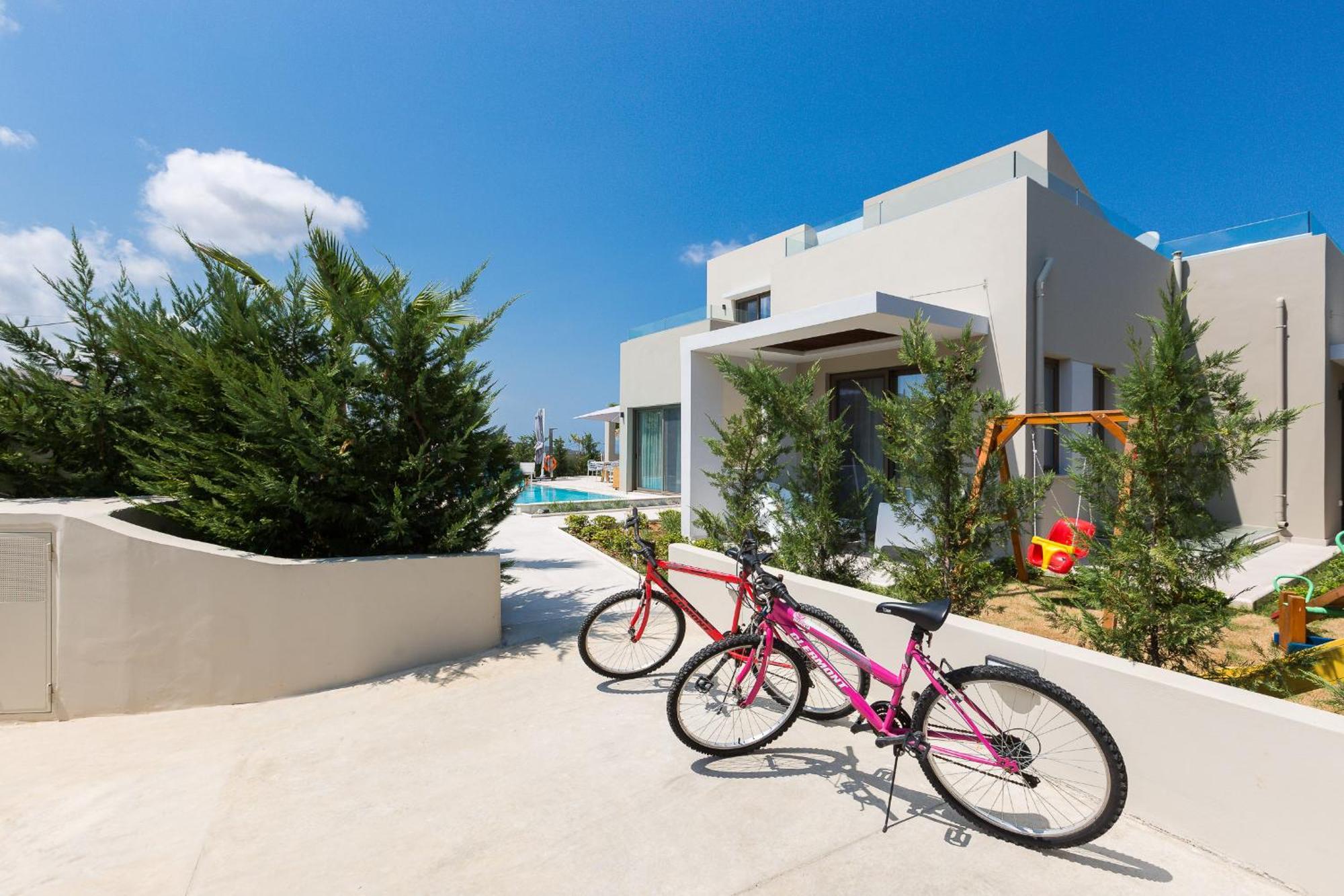 Vasilios Villa, With Pool, Gym & Close To Beach, By Thinkvilla Loutra  Екстер'єр фото