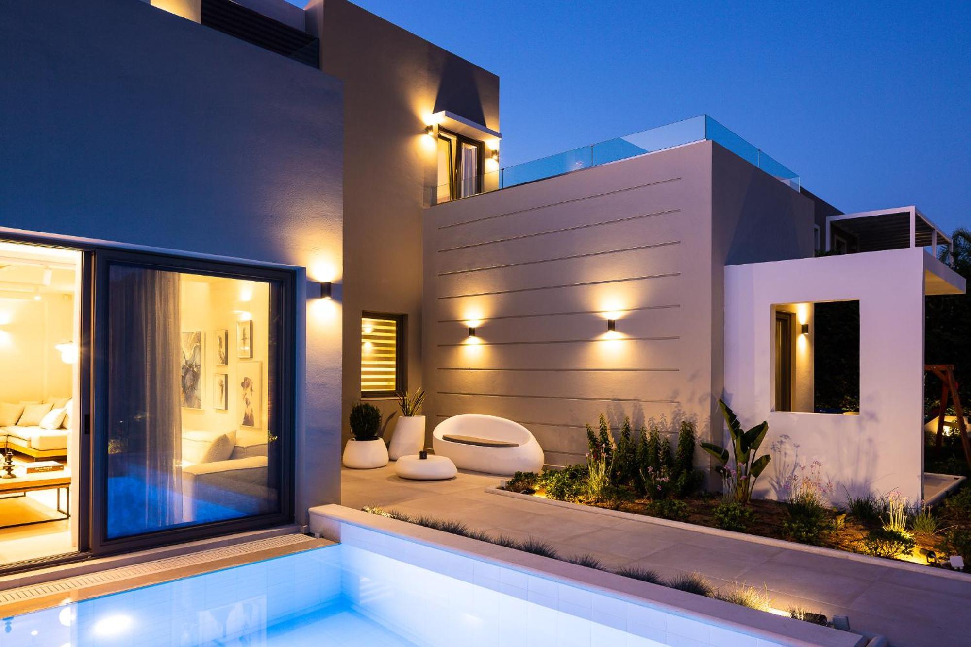 Vasilios Villa, With Pool, Gym & Close To Beach, By Thinkvilla Loutra  Екстер'єр фото