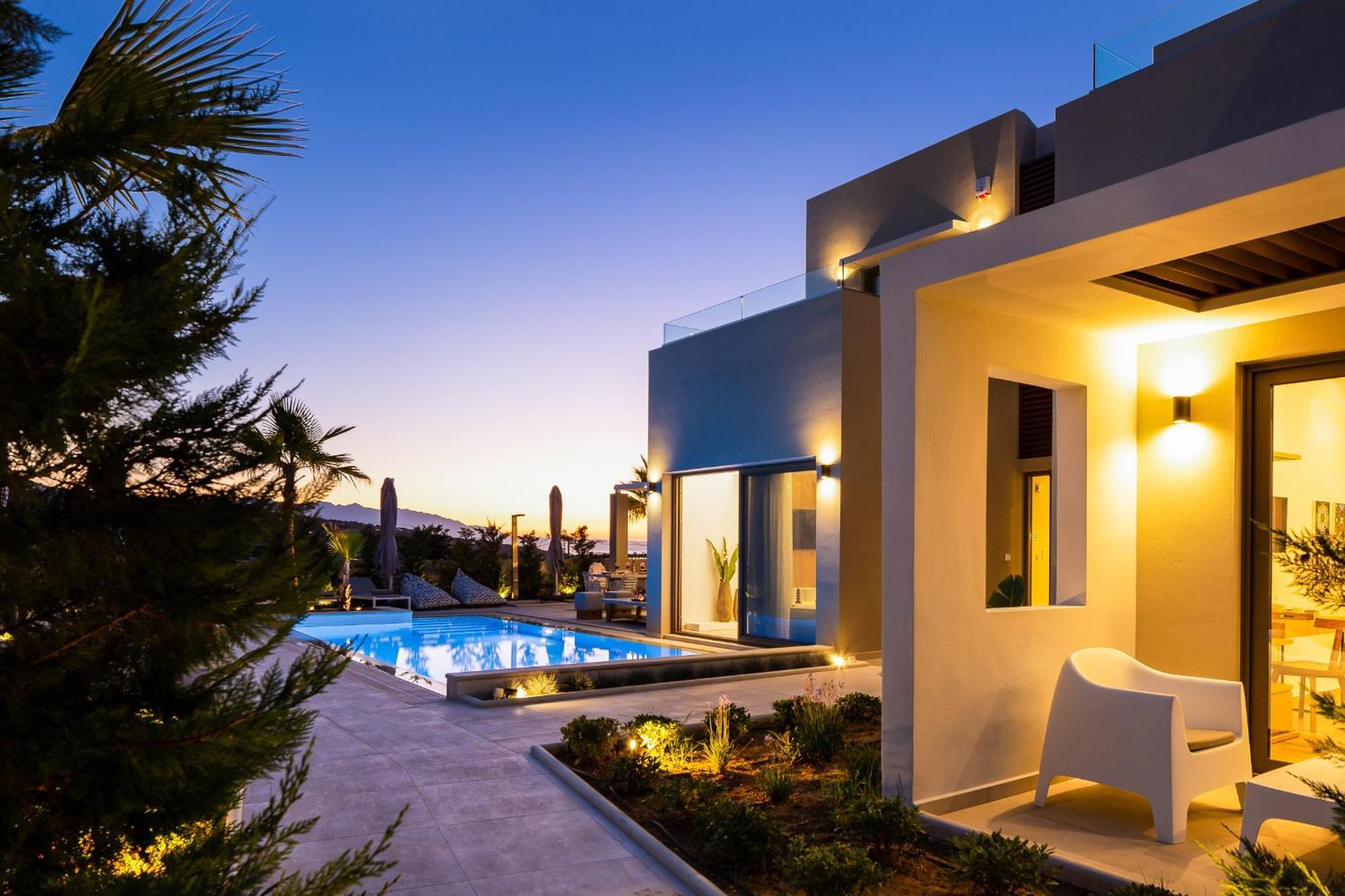 Vasilios Villa, With Pool, Gym & Close To Beach, By Thinkvilla Loutra  Екстер'єр фото