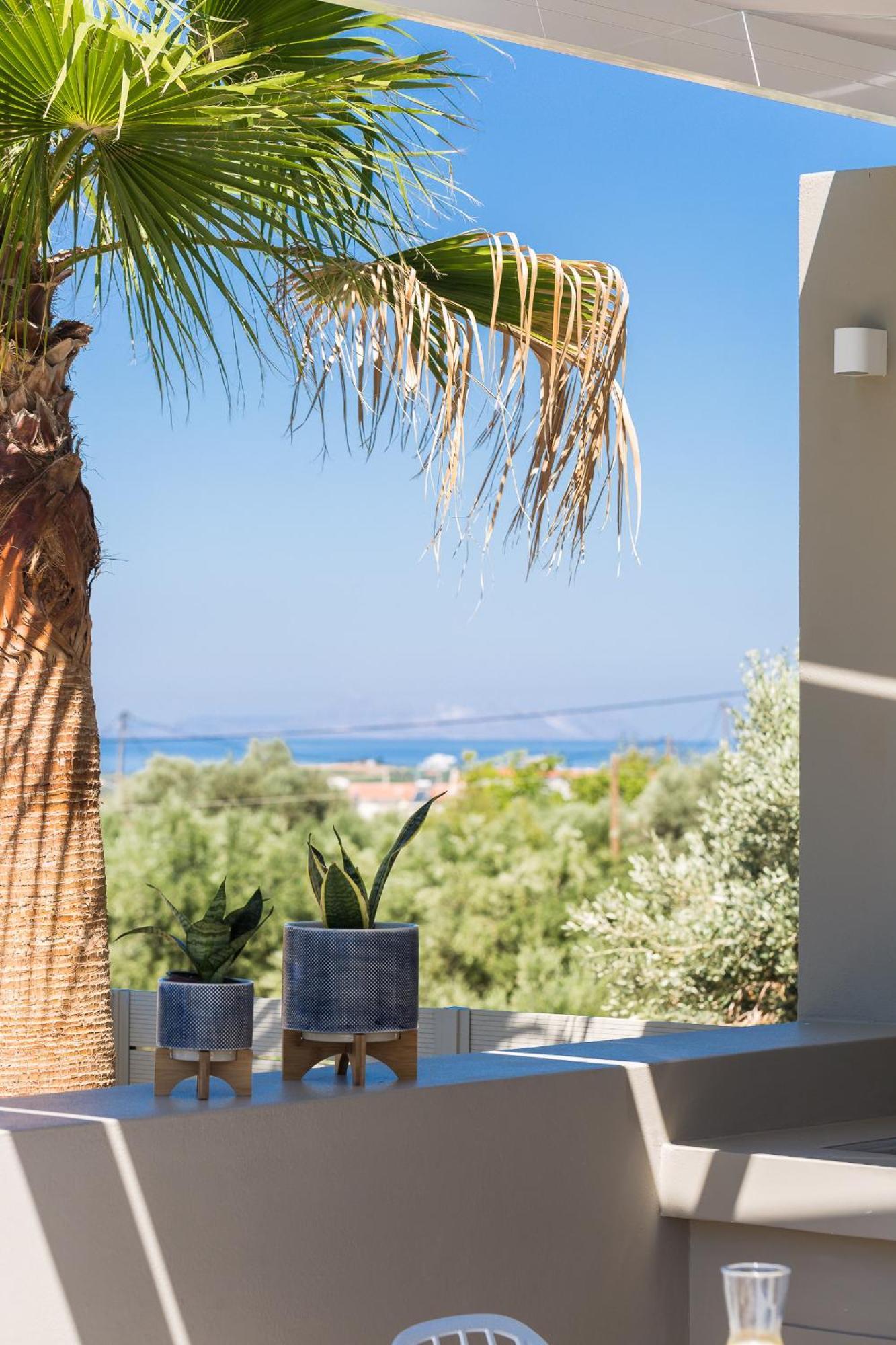 Vasilios Villa, With Pool, Gym & Close To Beach, By Thinkvilla Loutra  Екстер'єр фото