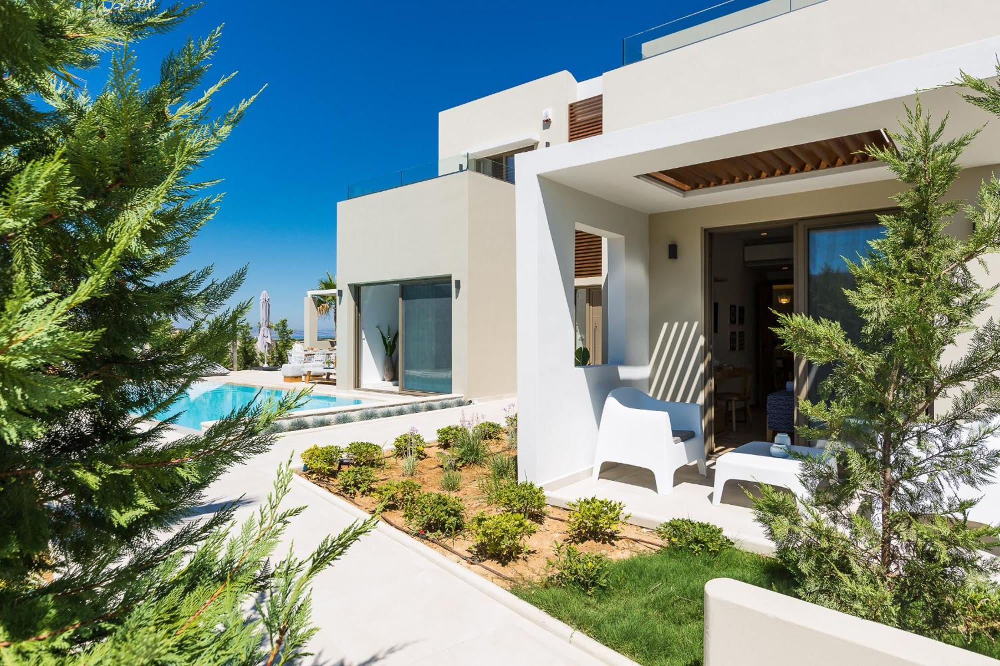 Vasilios Villa, With Pool, Gym & Close To Beach, By Thinkvilla Loutra  Екстер'єр фото