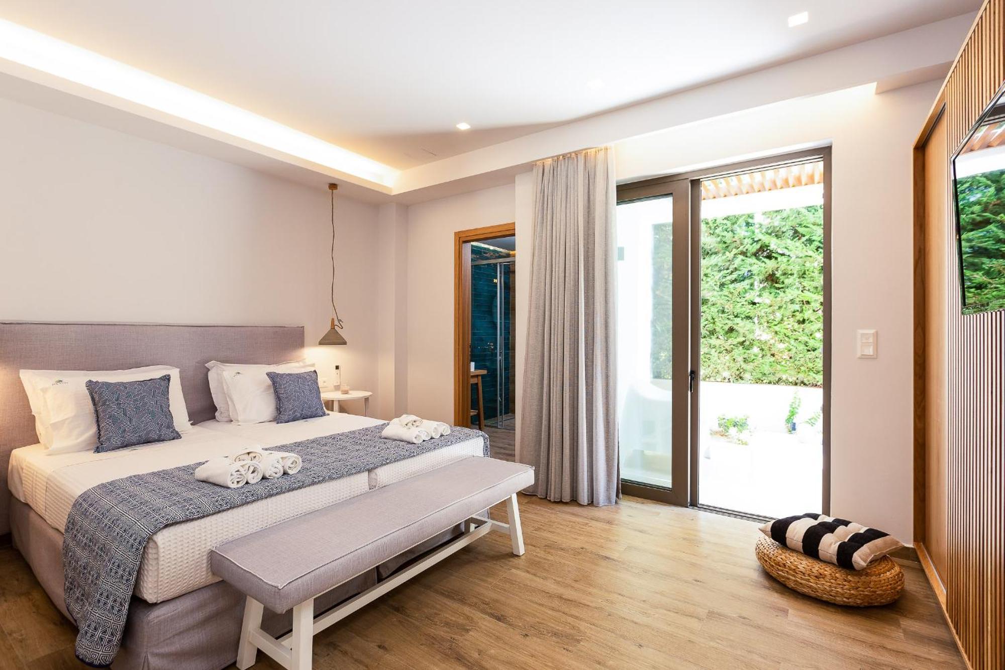Vasilios Villa, With Pool, Gym & Close To Beach, By Thinkvilla Loutra  Екстер'єр фото