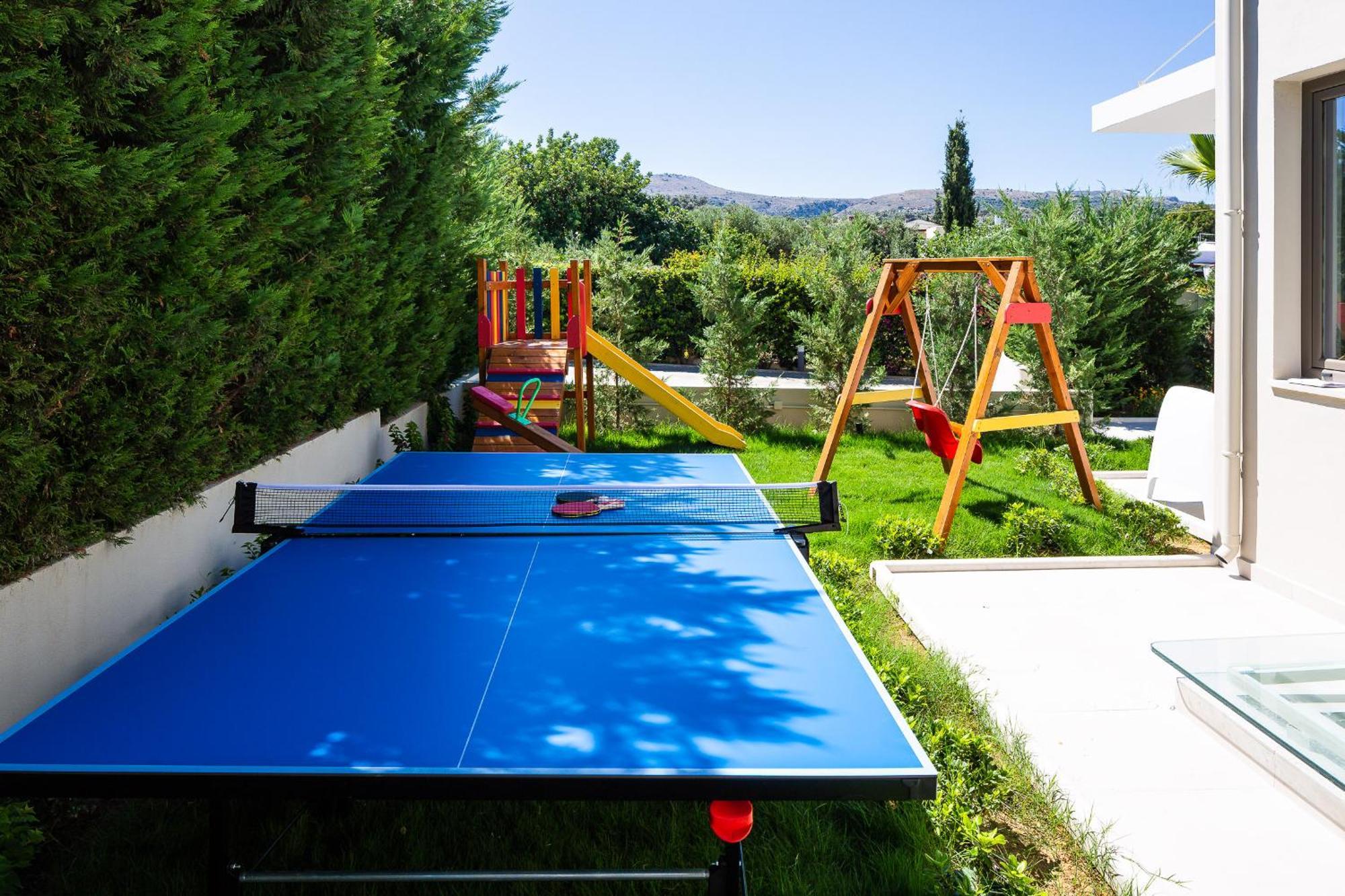 Vasilios Villa, With Pool, Gym & Close To Beach, By Thinkvilla Loutra  Екстер'єр фото