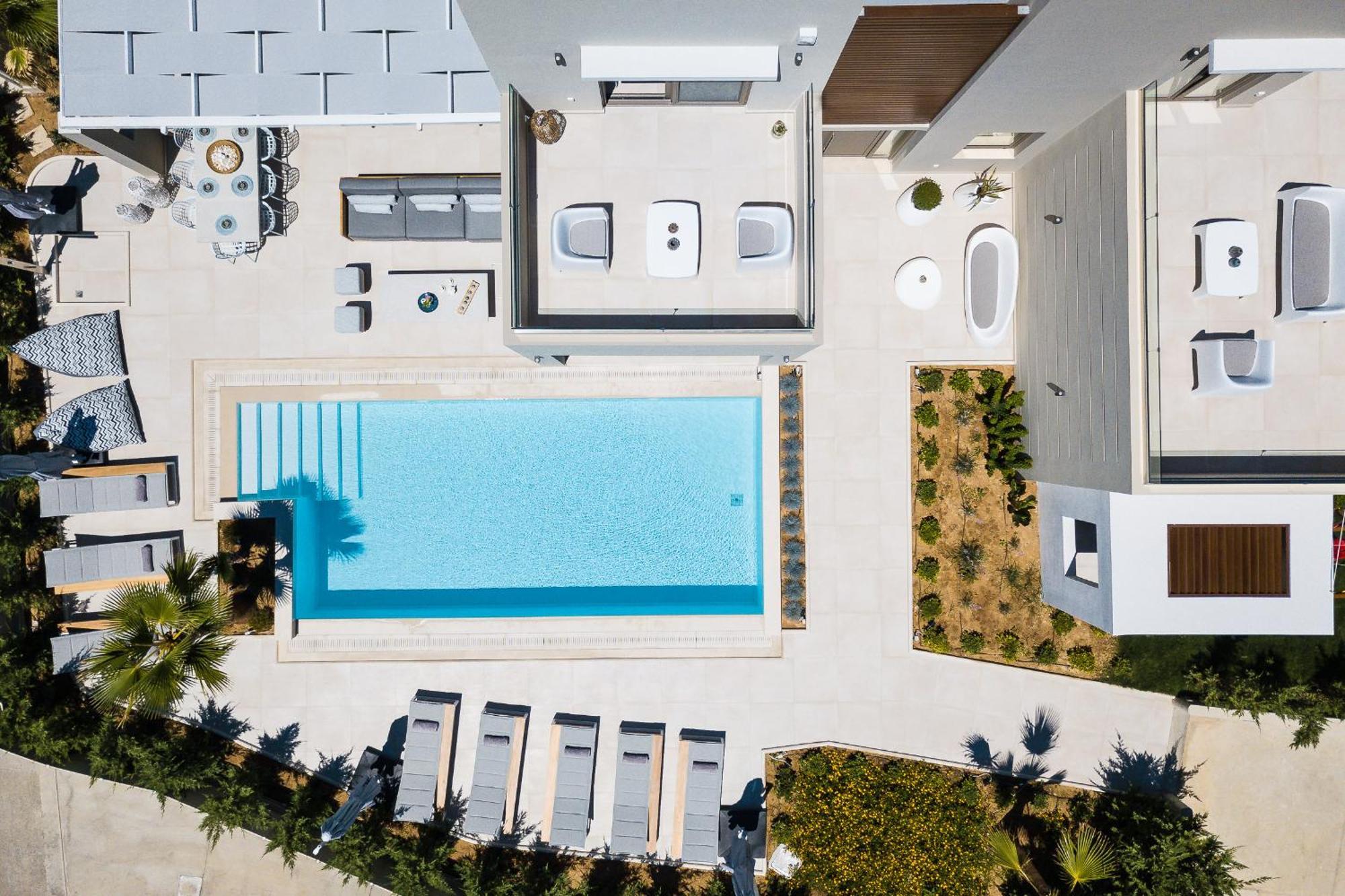 Vasilios Villa, With Pool, Gym & Close To Beach, By Thinkvilla Loutra  Екстер'єр фото